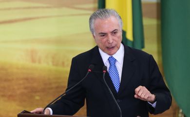 Brasília - O presidente interino Michel Temer lança o Plano Agro Mais, no Palácio do Planalto. Participam da cerimônia ministros, empresários e parlamentares (Antonio Cruz/Agência Brasil)