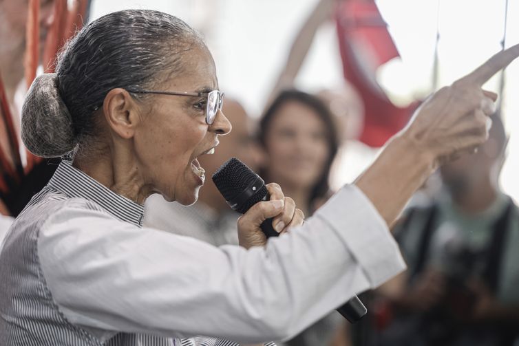 Belém (PA), 16/11/2025 - Ministra Marina Silva discursa durante encerramento da cúpula dos povos.Foto: Tânia Rêgo/Agência Brasil Belém (PA), 16/11/2025 - Ministra Marina Silva discursa durante encerramento da cúpula dos povos.Foto: Tânia Rêgo/Agência Brasil