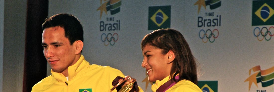 Sarah Menezes e Felipe Kitadai ganham brigadeiro do COB