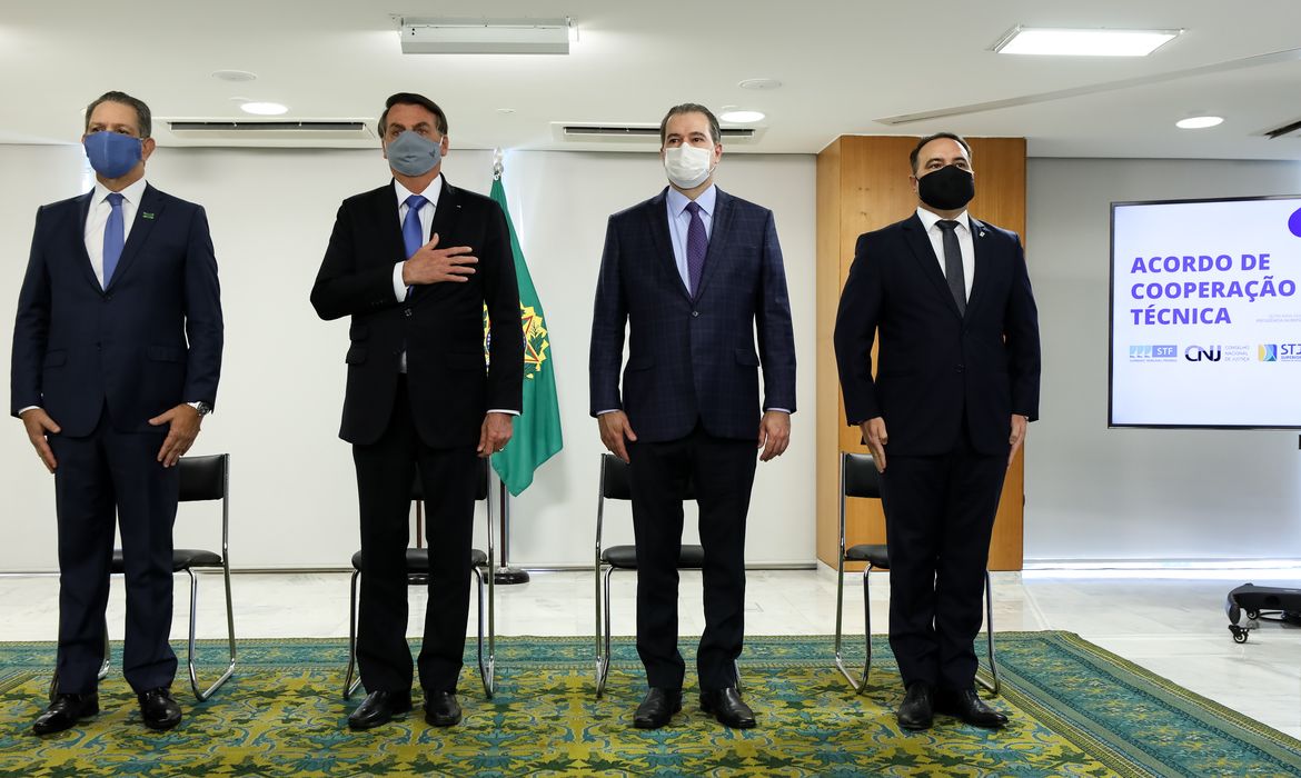 (Brasília - DF, 25/06/2020) Cerimônia de assinatura do Acordo de Cooperação Técnica para integração dos sistemas “Corpus927” e “A Constituição e o Supremo” ao Portal da Legislação.
Foto: Marcos Corrêa/PR