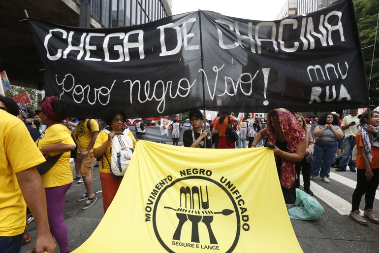 São Paulo (SP) 20/11//2023 - Marcha da Consciência Negra na avenida Paulista defendem projetos de vida para população negra no Brasil. 
Foto: Paulo Pinto/Agência Brasil