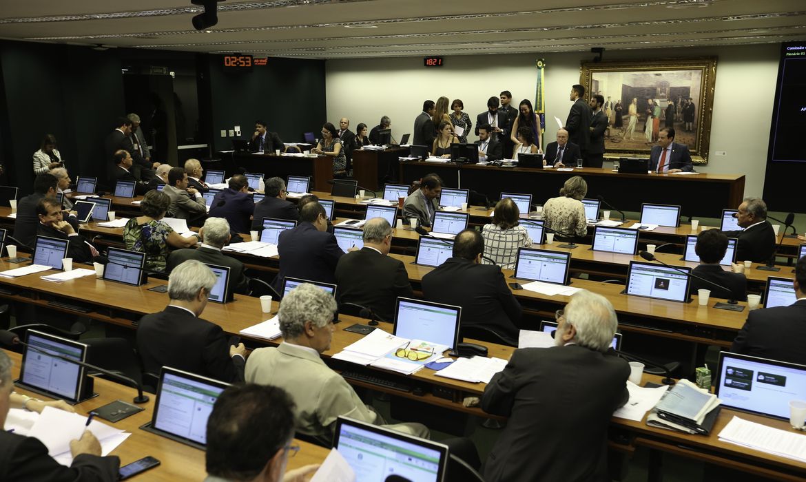 Brasília - Reunião da CCJ na Câmara para analisar a reforma da Previdência Social (Fabio Rodrigues Pozzebom/Agência Brasil)
