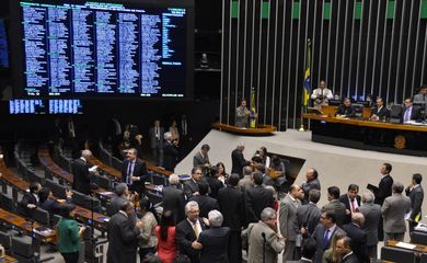 Plenário do Congresso terá pouco tempo para votar 