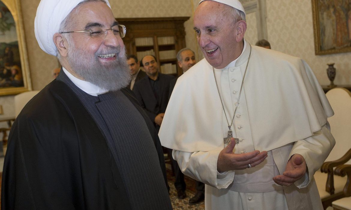 Papa e presidente do Irã (Andrew Medichini/EPA/Agência Lusa/Direitos Reservados)