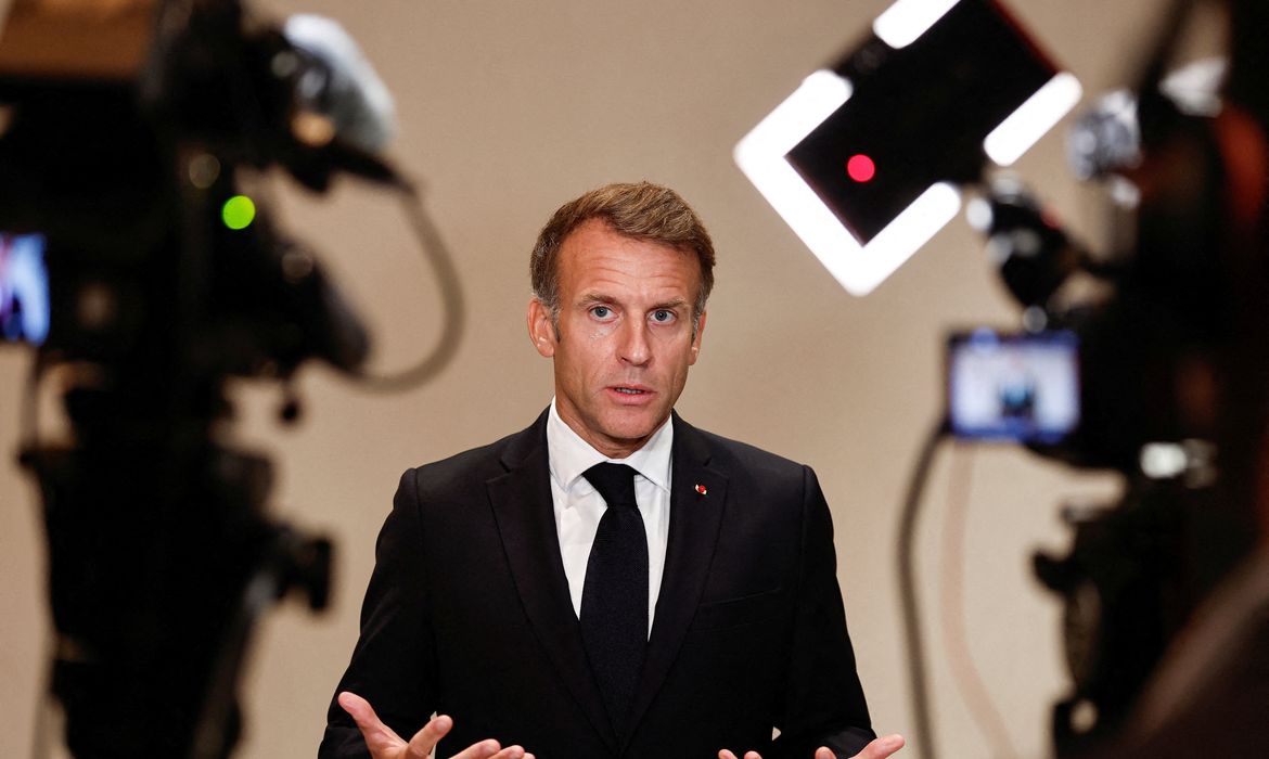 França proibirá manifestações classificadas como ilegítimas após anúncio do presidente Emmanuel Macron
