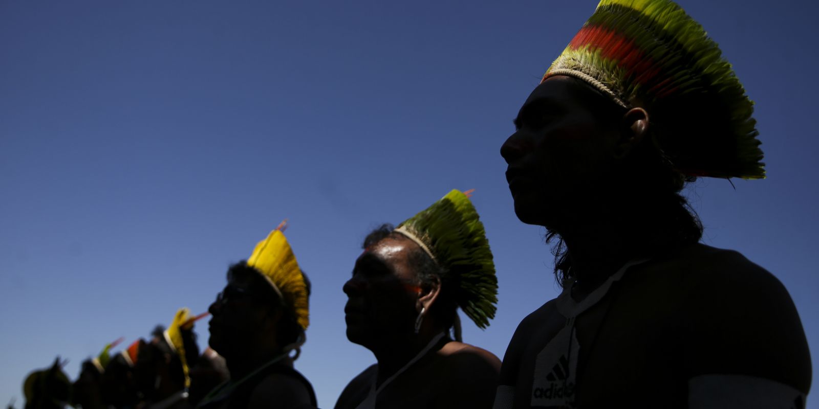 Indígenas protestam em Brasília contra marco temporal