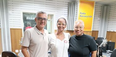 Fernanda Jacob, cantora e atriz, uma das atrações do evento, e Mãe Jussara de Oyá, integrante do Coletivo das Yás do DF e Entorno.