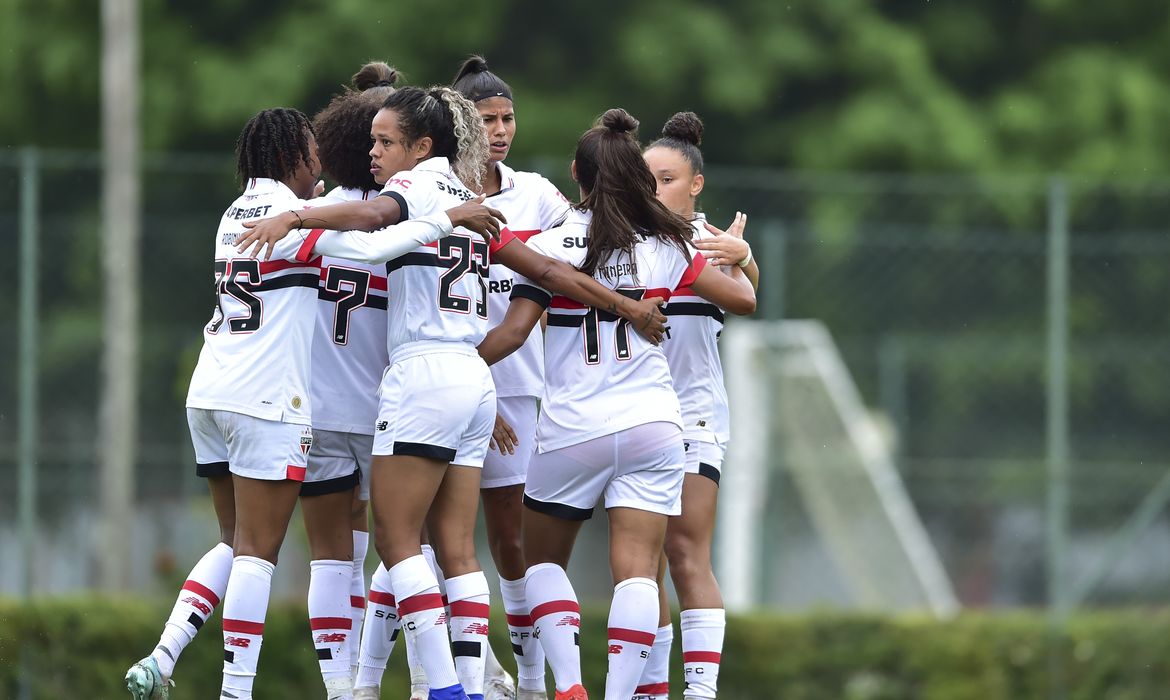 são paulo, botafogo, brasileiro feminino