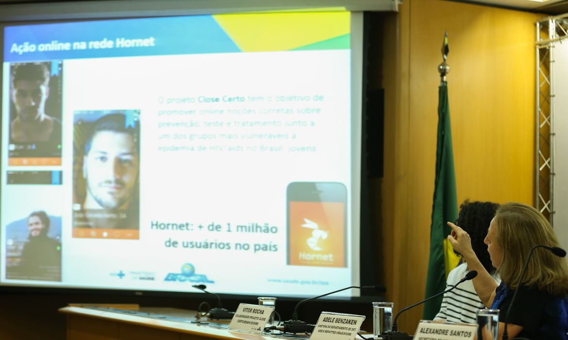 Brasília - Diretora do Departamento de DST, Aids e Hepatites Virais, Adele Benzaken, lança ação de educação sexual voltada para o público gay  (Elza Fiuza/Agência Brasil)