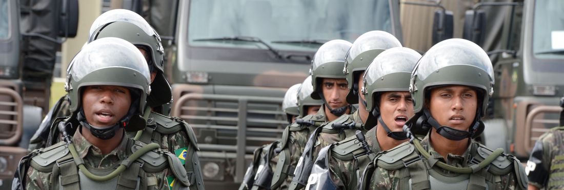 As Forças Armadas iniciaram os últimos preparativos para a segurança da Copa do Mundo em Brasília. (8/6/2014)
