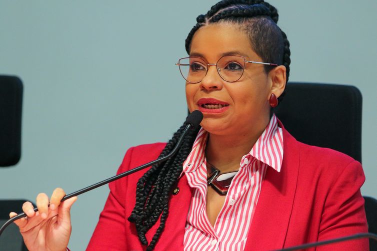 Fabio Rodrigues-Pozzebom/ Agência Brasil Brasília - 20/06/2023 O Ministério da Justiça e Segurança Pública (MJSP) realiza a Semana Nacional de Discussões sobre Migração, Refúgio e Apatridia. Presença da presidente do CONARE, Sheyla de Carvalho. Foto: Fabio Rodrigues-Pozzebom/ Agência Brasil