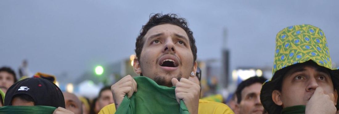 Vexame histórico: Brasil toma cinco gols e torcedores se desesperam