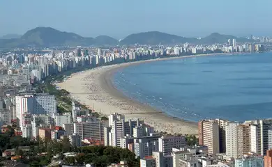 Santos (SP), 04/01/2025 - Praia da Baixada Santista. Foto: Fecomércio/Divulgação