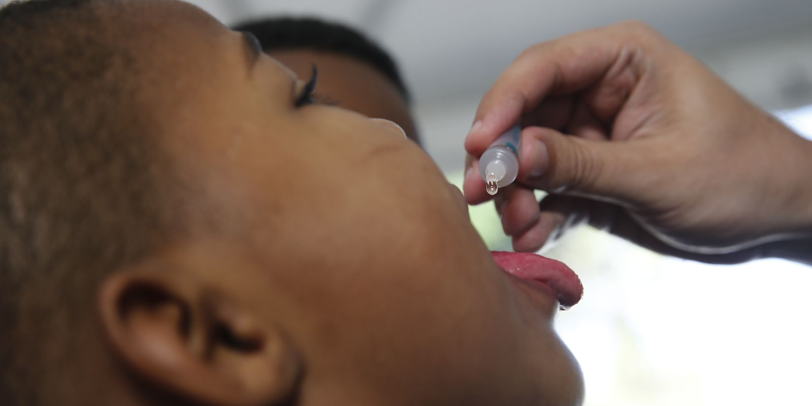 Vacinação contra poliomielite deve ser reforçada no Brasil