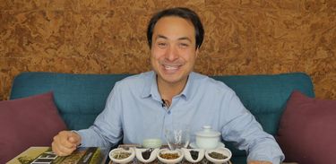 Especialista em infusões, Don Mei destaca os benefícios do tradicional chá chinês