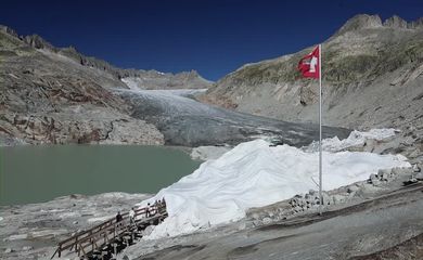 Swiss glaciers lose 10% of volume in worst two years on record