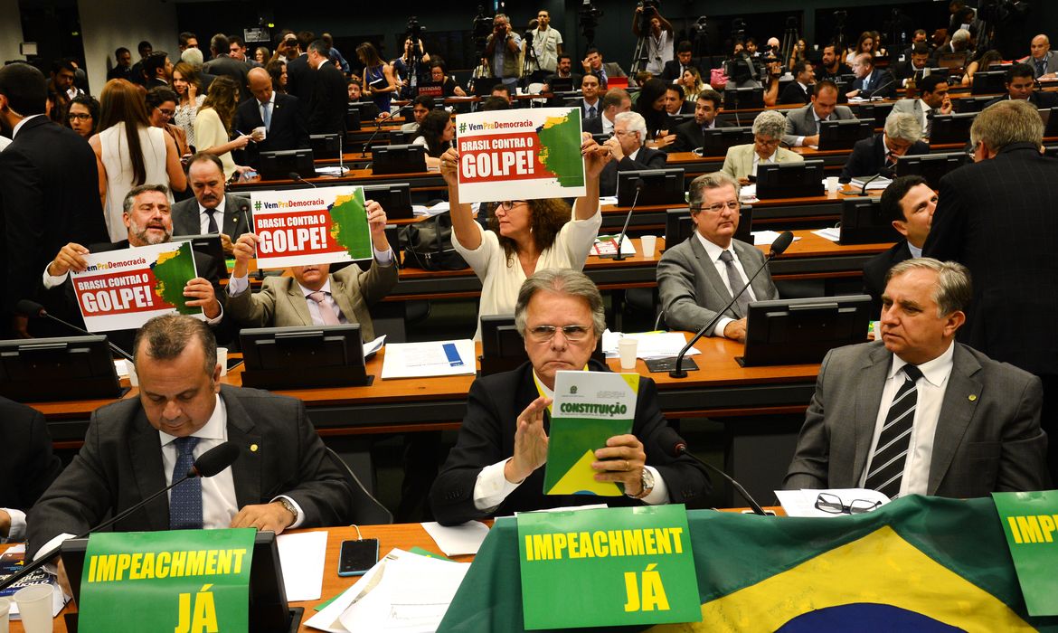 Comissão do Impeachment discute parecer do relator, Jovair Arantes (PTB-GO), favorável ao prosseguimento do processo de afastamento da presidenta Dilma Rousseff 
