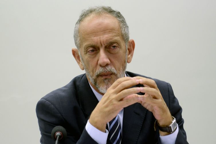 O secretário-geral da Confederação Brasileira de Futebol (CBF), Walter Feldman, participa de audiência pública na Câmara dos Deputados sobre o abuso sexual infantil nas categorias de base.