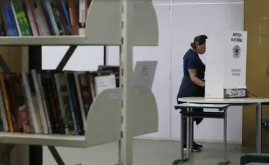 São Paulo (SP), 27/10/2024 - Eleitores comparecem para votação no segundo turno das eleições para prefeito no Escola Estadual Caetano de Campos. Foto: Paulo Pinto/Agência Brasil
