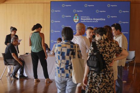 Em Brasília, Argentinos puderam votar na embaixada do país. Foto: Joédson Alves/Agência Brasil