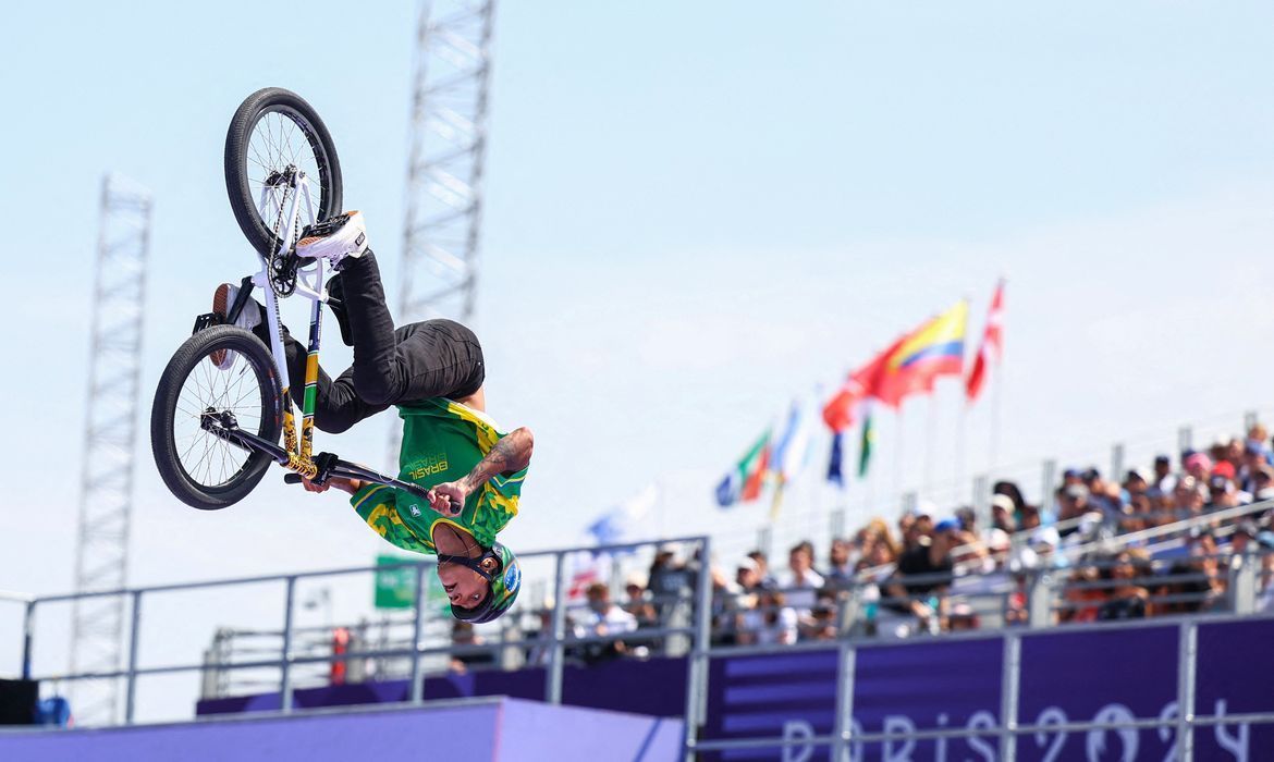 Paris 2024 Olympics - BMX Freestyle - Men's Park Final - La Concorde 2, Paris, France - July 31, 2024.
Gustavo Batista De Oliveira of Brazil in action during run two. REUTERS/Esa Alexander