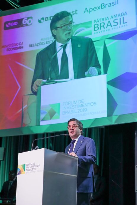 O Presidente do Banco Interamericano de Desenvolvimento (BID), Luis Alberto Moreno, durante a cerimônia de Abertura do Fórum de Investimentos Brasil 2019
.

