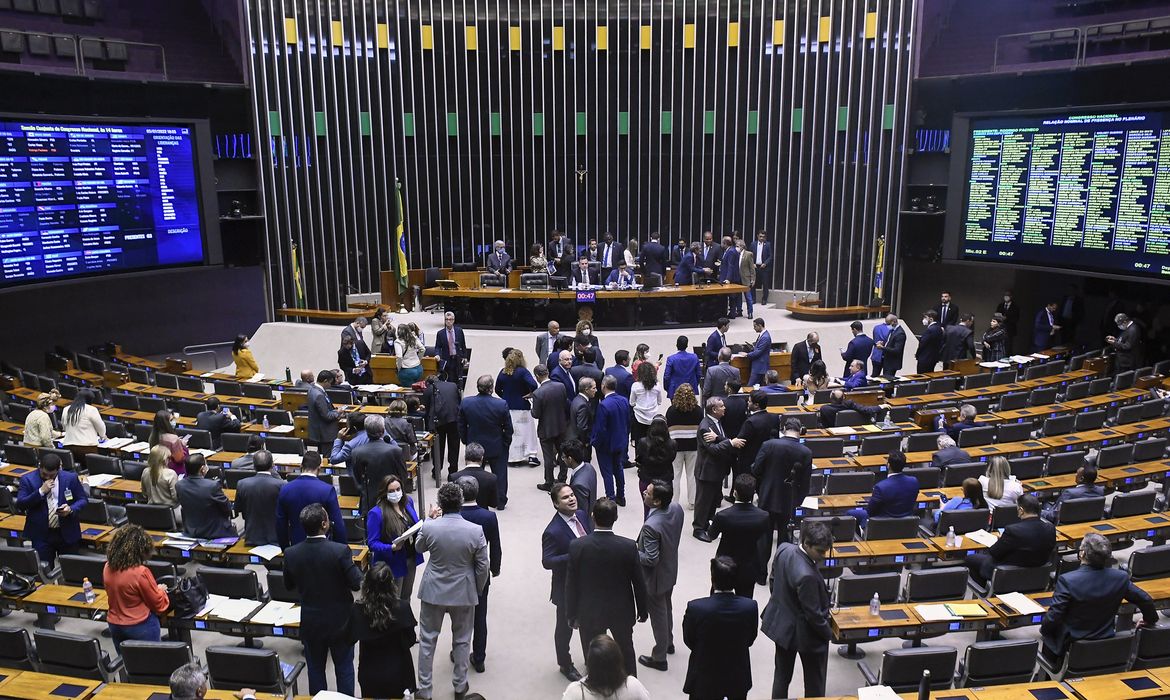 Plenário da Câmara dos Deputados durante sessão conjunta do Congresso Nacional destinada à deliberação de vetos