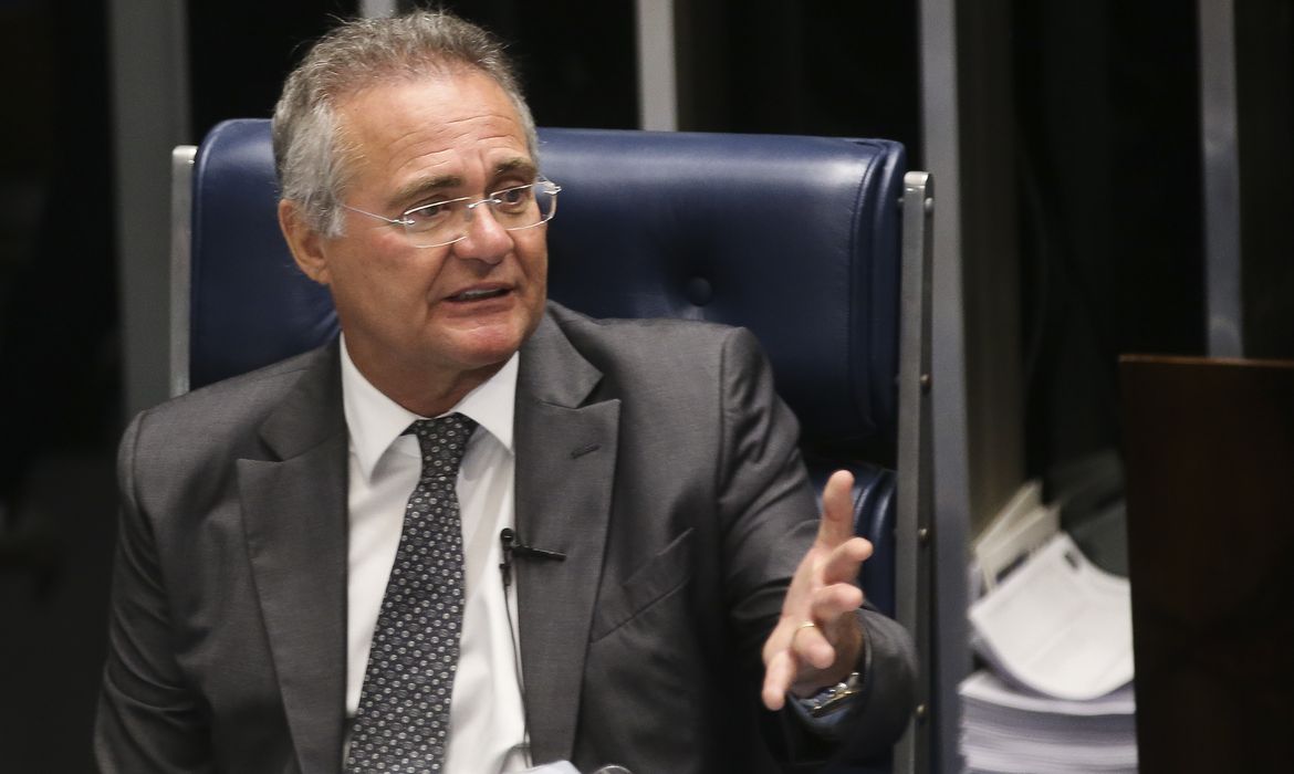 Brasília - O senador Renan Calheiros durante sessão do Senado que aprovou em segundo turno, a PEC do Teto dos Gastos Públicos  (Antonio Cruz/Agência Brasil)