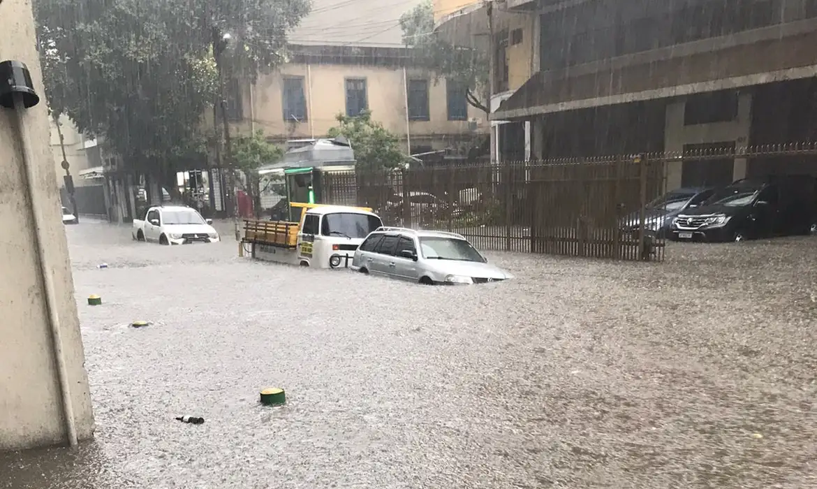 Chuva forte no centro do Rio de Janeiro