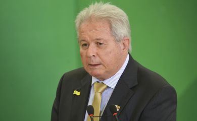 O presidente do Banco do Brasil, Rubem Novaes, durante cerimônia de posse aos presidentes dos bancos públicos. 