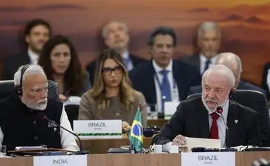 Rio de Janeiro (RJ), 06/07/2025 – O presidente da República, Luiz Inácio Lula da Silva, e o primeiro-ministro da Índia, Narendra Modi, na sessão plenária “Fortalecimento do Multilateralismo, Assuntos Econômico-Financeiros e Inteligência Artificial” da 17ª Cúpula do Brics. Foto: Fernando Frazão/Agência Brasil