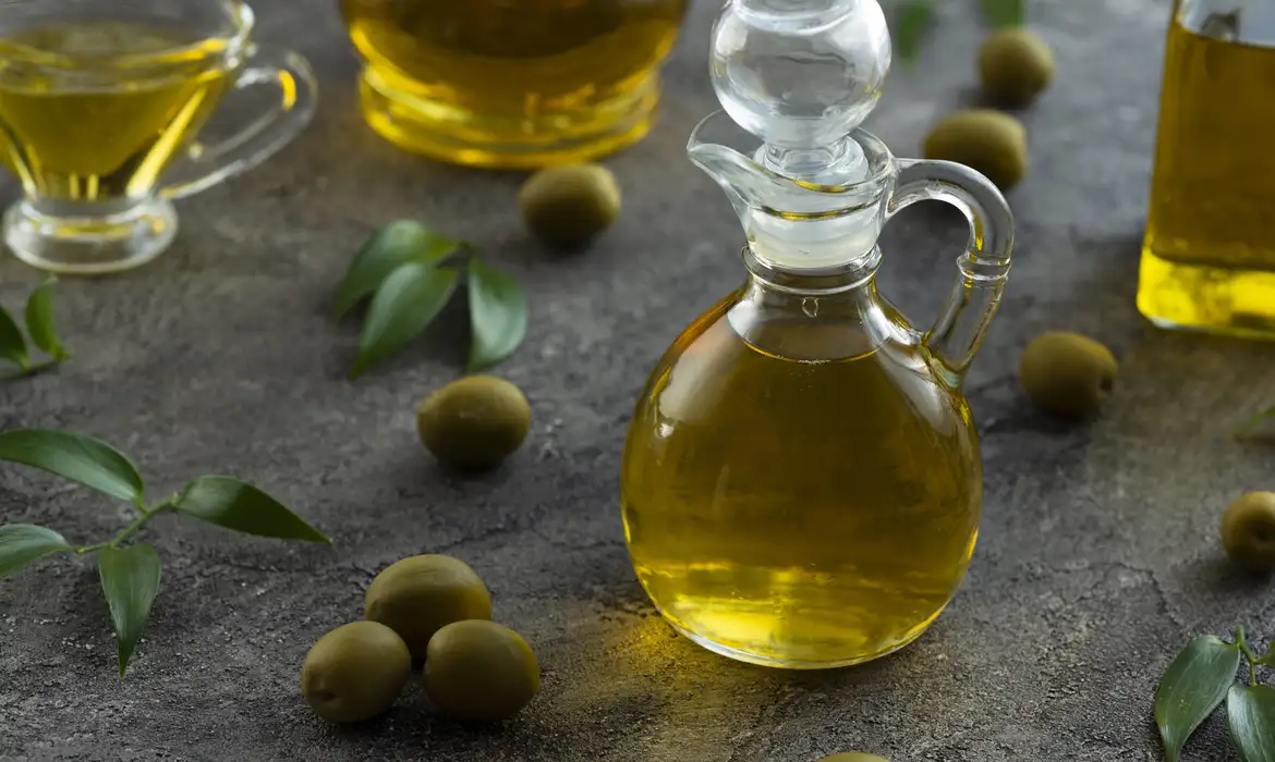 Brasil se especializa na produção de azeite de oliva extra virgem. Foto: Freepik