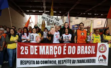 São Paulo (SP), 18/07/2025 - Manifestação dos comerciários da 25 de março, com organização do sindicato dos comerciários de São Paulo, contra medidas do presidente dos Estados Unidos, Donald Trump. Foto: Rovena Rosa/Agência Brasil