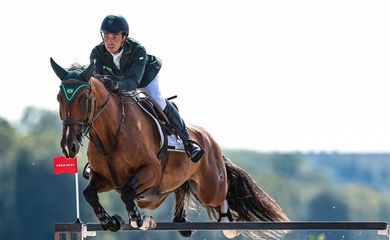 Stephan Barcha termina na quinta posição na competição de saltos do hipismo em Paris - em 06/08/2024
