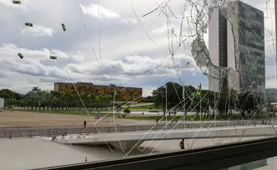 Janelas danificadas no Palácio do Planalto após atos terroristas no ultimo domingo