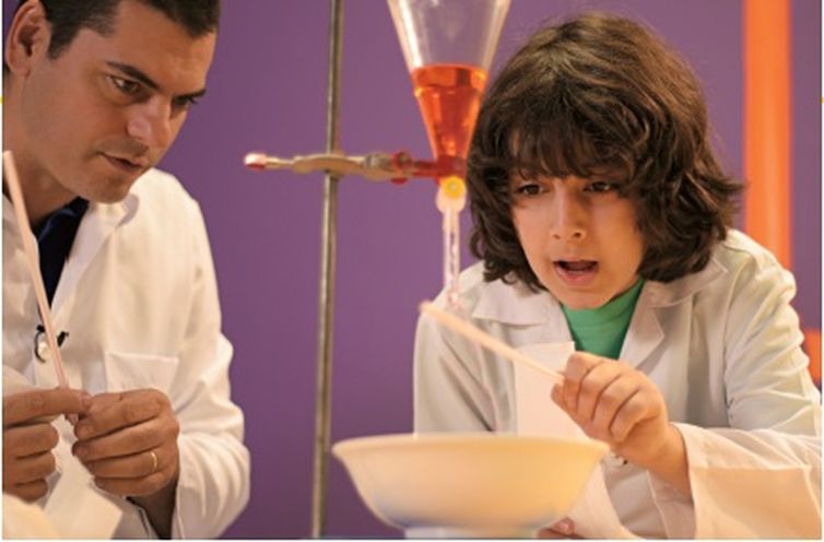 Brincando com a Ciência promove encontro entre crianças e cientistas
