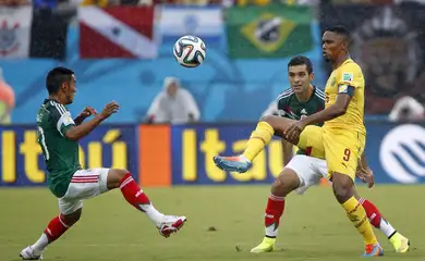 Jogo entre México e Camarões