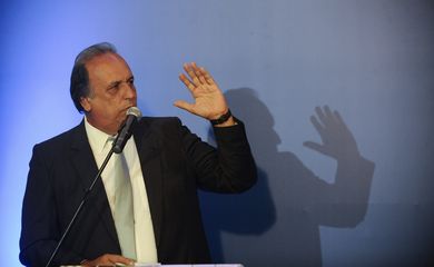 O governador Luiz Fernando Pezão dá posse ao secretariado estadual no Palácio Guanabara (Tânia Rêgo/Agência Brasil)
