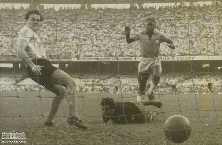 Pelé 80 anos: o jogo que deu o título de 'rei' em texto de Nelson