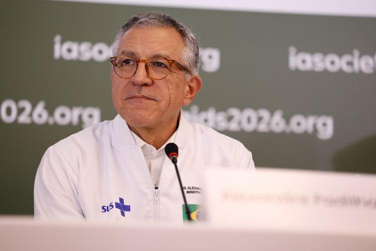 PF desmente Veja; Padilha aciona Justiça sobre fake news contra Lula