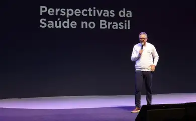 São Paulo (SP) 30/11/2025 - Ministro da Saúde, Alexandre Padilha,durante palestra, no 29º Congresso ABRAMGE, no teatro Santander. Foto Paulo Pinto/Agencia Brasil