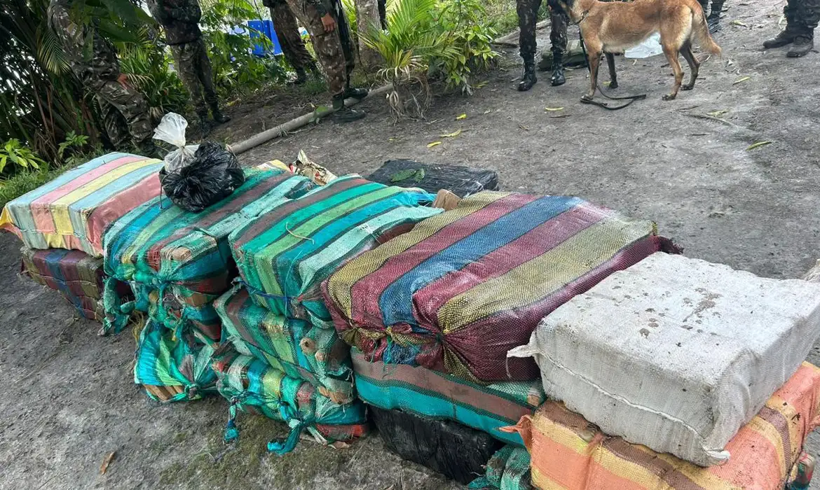 Operao gata apreende quase uma tonelada de drogas no Amazonas