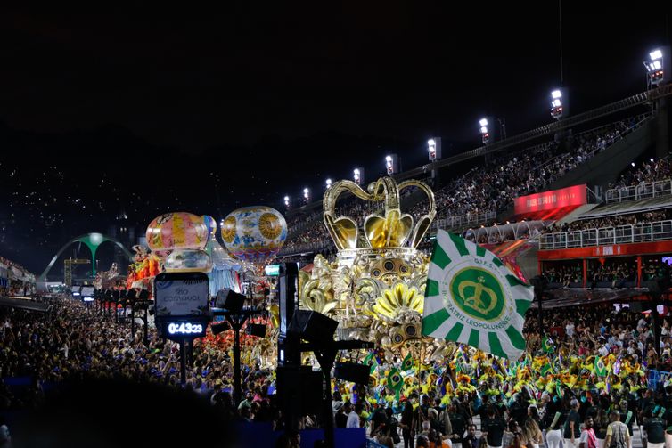 Rio de Janeiro (RJ), 26/02/2023 - A escola de samba Imperatriz Leopoldinense, campeã do Grupo Especial com enredo sobre Lampião, faz o Desfile das Campeãs no Sambódromo da Marquês de Sapucaí.