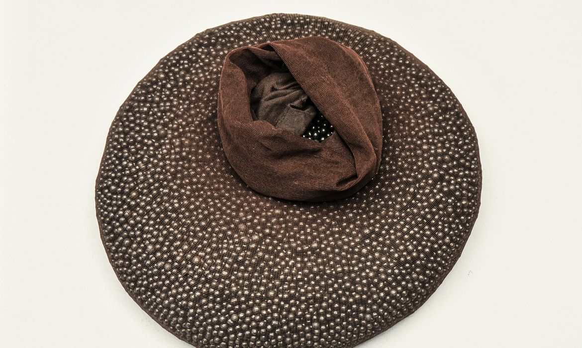 21/07/2023, Exposição O Real Transfigurado, na Casa França Brasil. Obras de Ernesto Neto - Particula Peso 1988. Foto Paulinho Muniz/ Divulgação