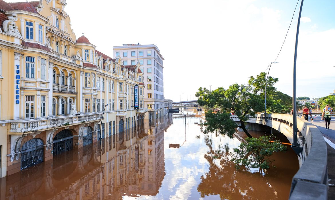 PORTO ALEGRE, RS, BRASIL, 05.05.2024 -Chuvas no Rio Grande do Sul  - Fotos gerais enchente em Porto Alegre. Foto: Gustavo Mansur/Palácio Piratini