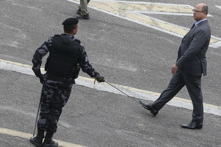 O governador Wilson Witzel participa da Cerimônia de transmissão do Comando Geral da PMERJ ao coronel Rogério Figueiredo de Lacerda, ex-coordenador das Unidades de Polícia Pacificadora (UPPs). 
