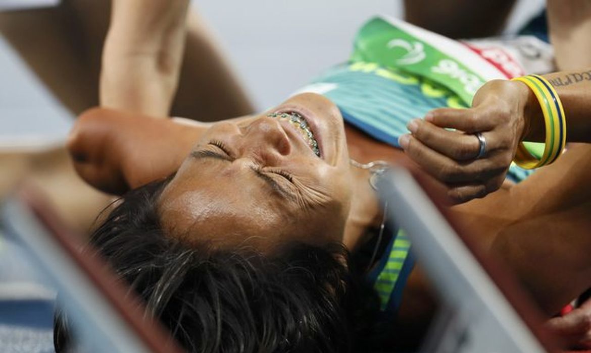 A brasileira Teresinha de Jesus conquista o bronze nos 100m T47 (para atletas amputados)