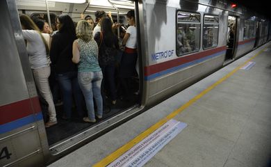 O metrô da cidade já conta com um vagão exclusivo para mulheres. Conhecido como Vagão Rosa, a maioria das usuárias disse se sentir mais segura contra abuso sexuais.