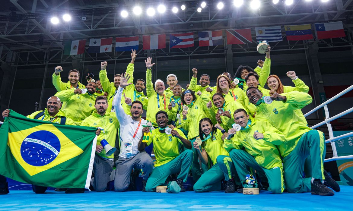 Jogos Pan-Americanos: Brasil ganha da Colômbia e está na semifinal do  futebol – CBN Curitiba – A Rádio Que Toca Notícia