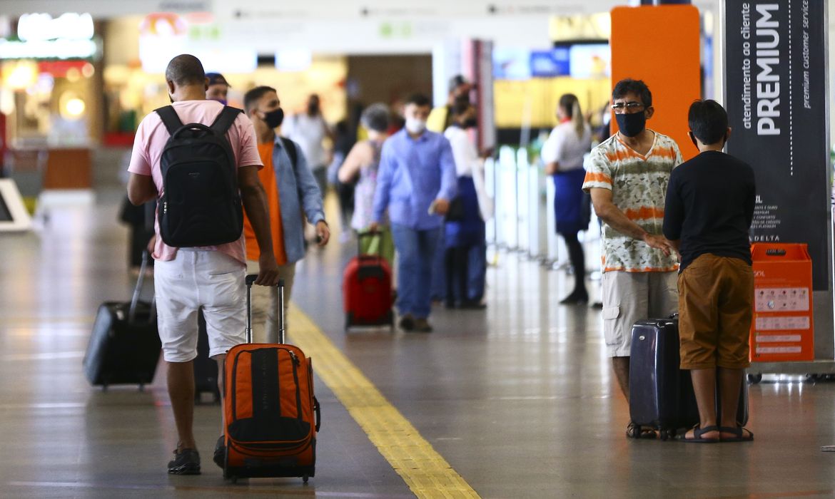 Movimentação de passageiros no Aeroporto Internacional de Brasília.